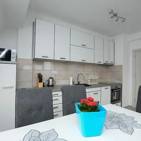 Klara * קלדאבו